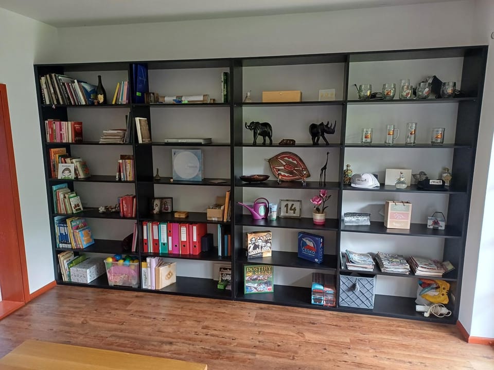 Library, Living room