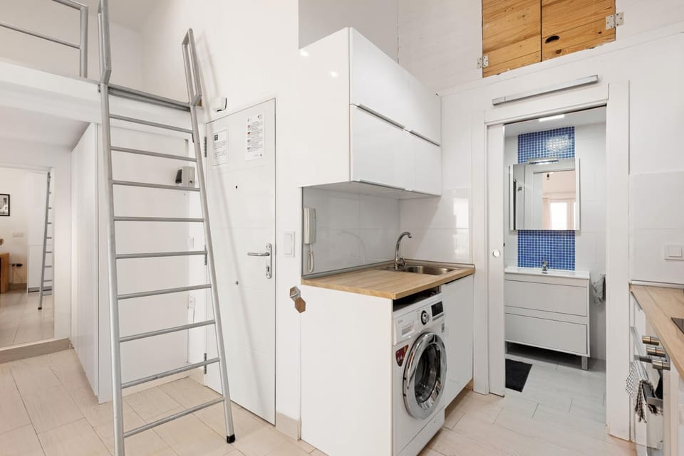 Kitchen or kitchenette, washing machine