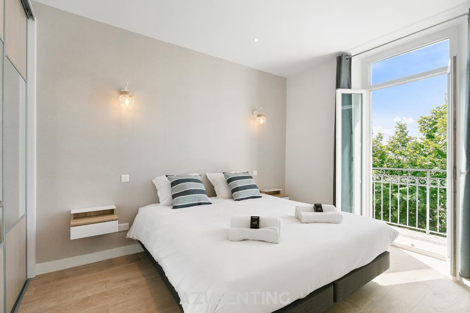 Bed, Balcony/Terrace, Photo of the whole room, Bedroom, Sea view, towels