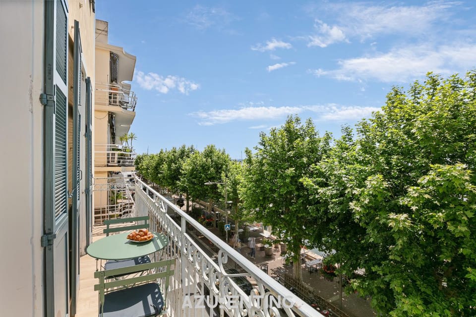Spring, Day, Balcony/Terrace, City view, Sea view