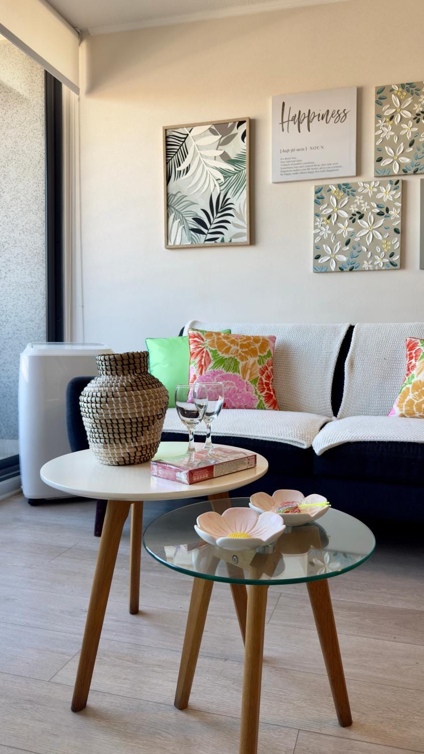Living room, Decorative detail, Seating area