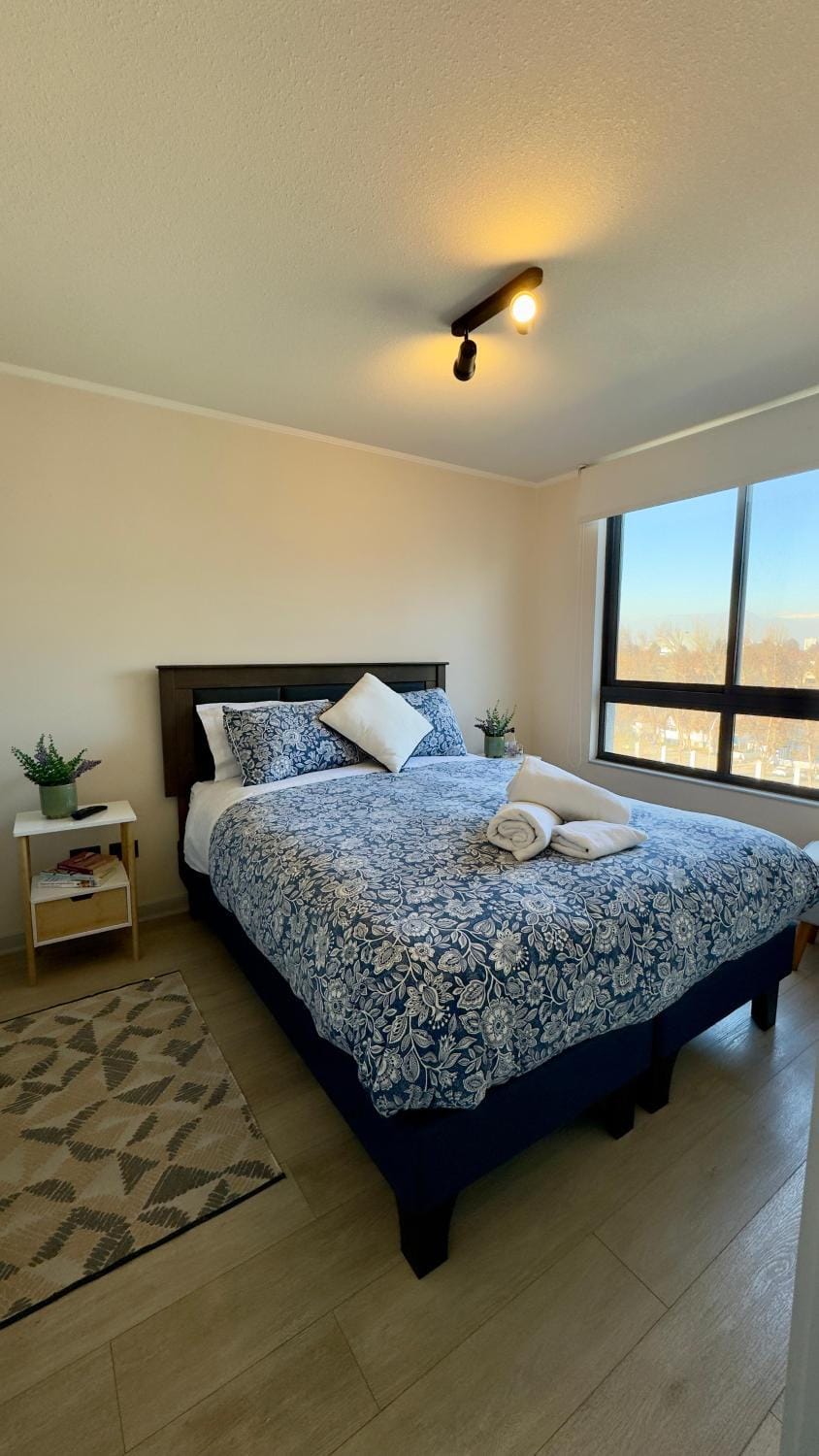Bed, Photo of the whole room, Decorative detail, Bedroom, towels