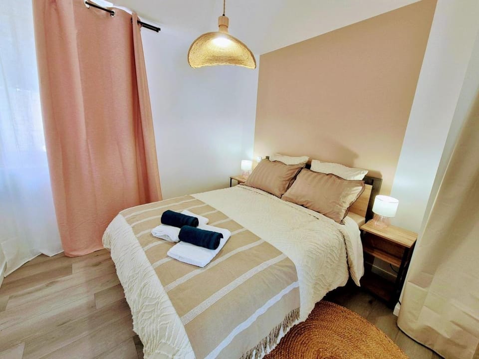 Appartement "Le Colibri" centre Cholet 5pers Apartment in Pays de la Loire