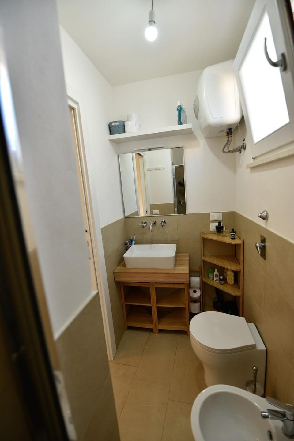 Shower, Toilet, Bathroom, bidet, towels