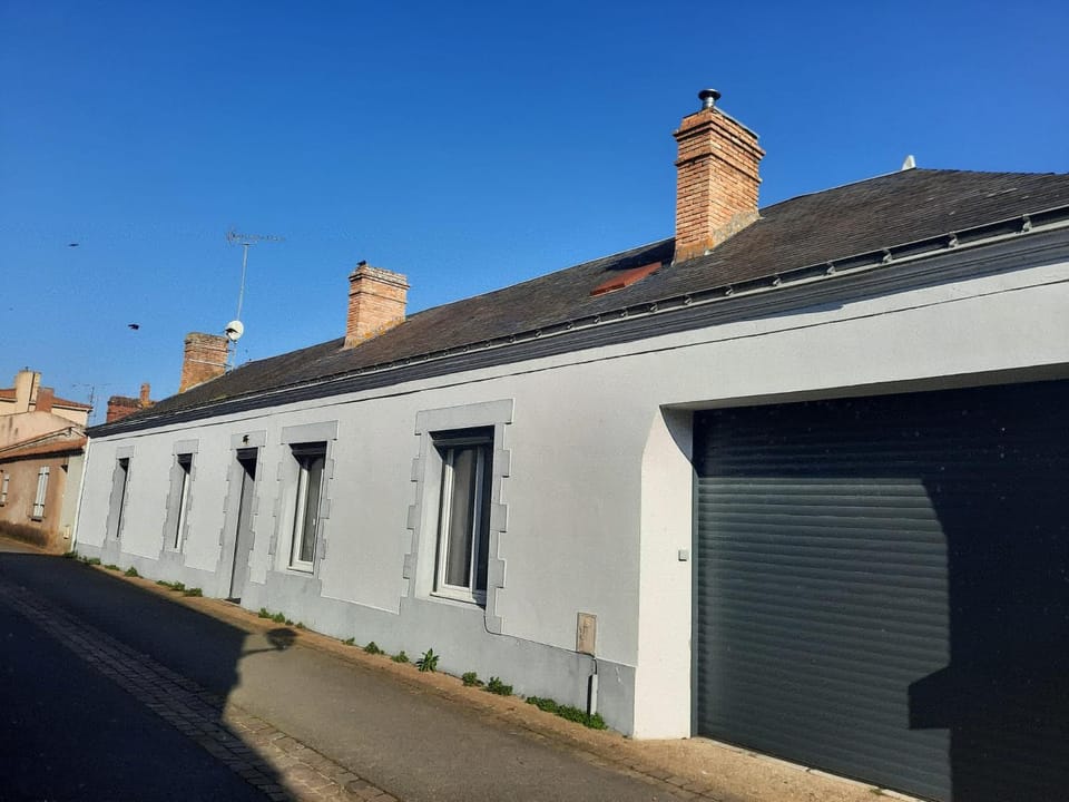 Property building, Seasons, Quiet street view