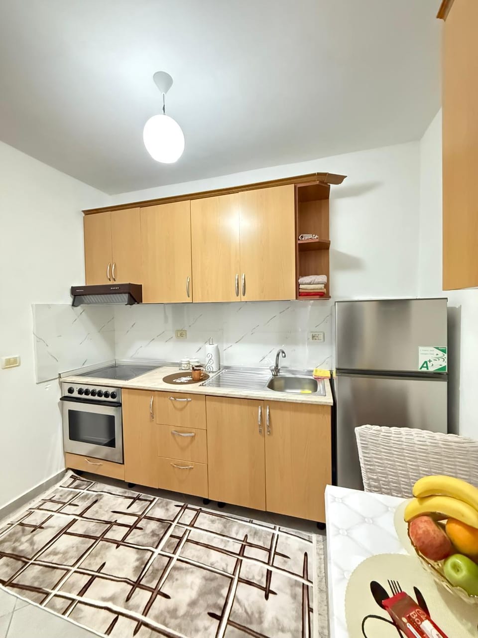 Kitchen or kitchenette, Food and drinks, Dining area, Food, oven
