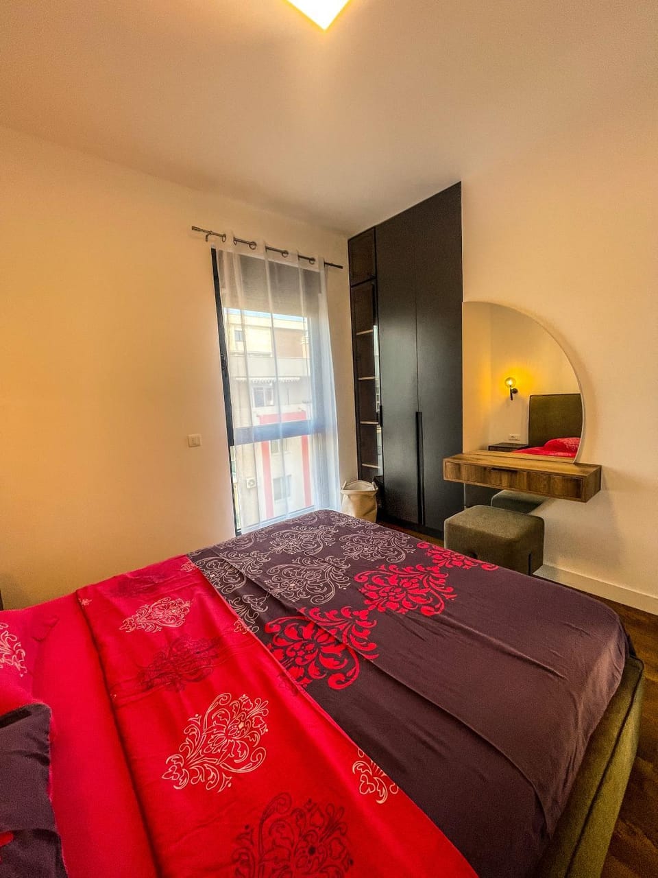 Photo of the whole room, Bedroom