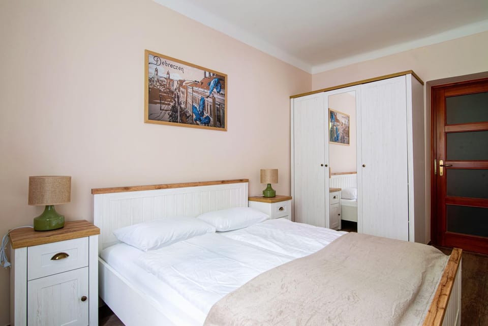 Bed, Bedroom, wardrobe