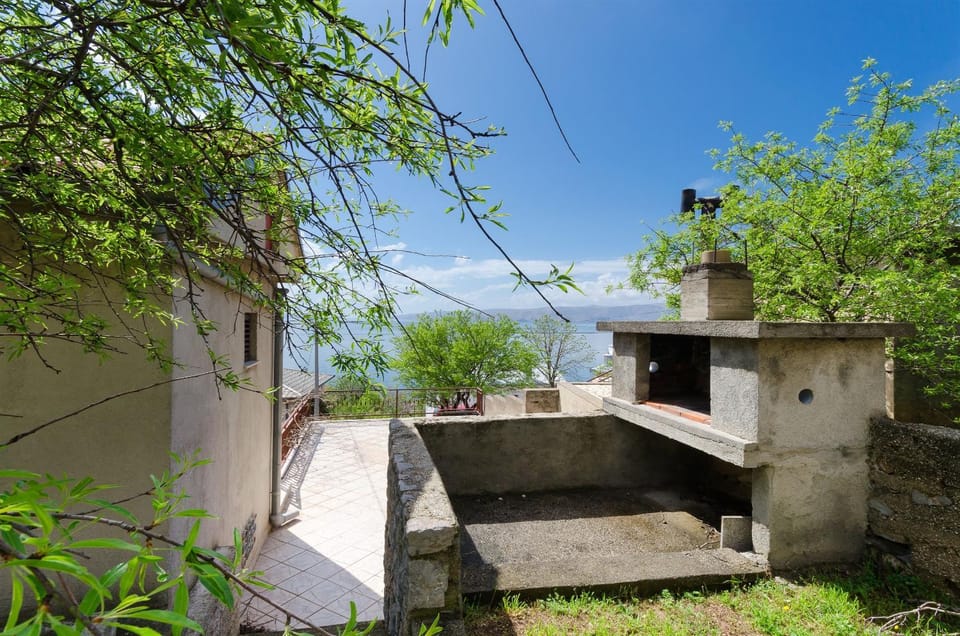 Property building, BBQ facilities, Garden