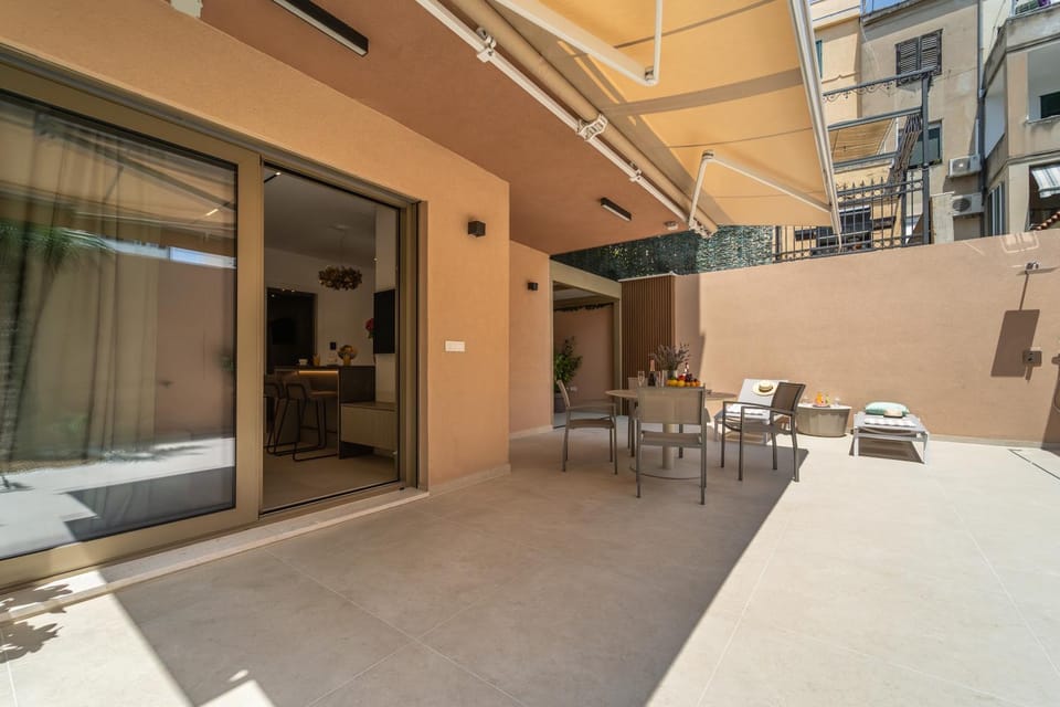 Day, Balcony/Terrace, Balcony/Terrace, Seating area