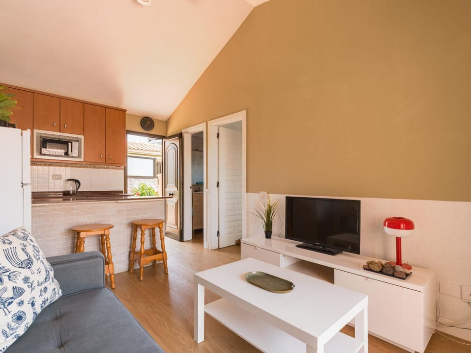 Communal lounge/ TV room, TV and multimedia, Kitchen or kitchenette, Living room