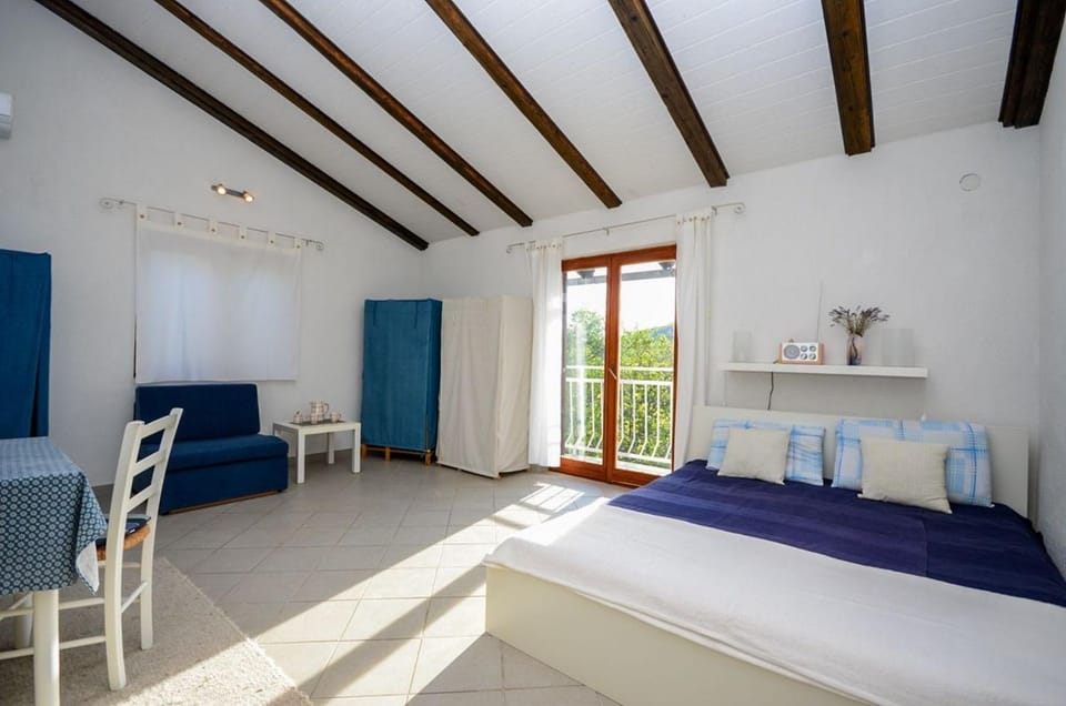 Living room, Dining area, Bedroom