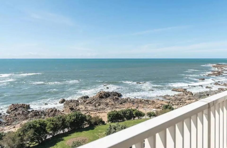 Nearby landmark, Natural landscape, View (from property/room), Balcony/Terrace, Beach, Sea view