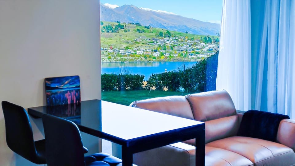 Lakevista Haven -- Spa Pool - Hot Tub with Views Apartment in Queenstown