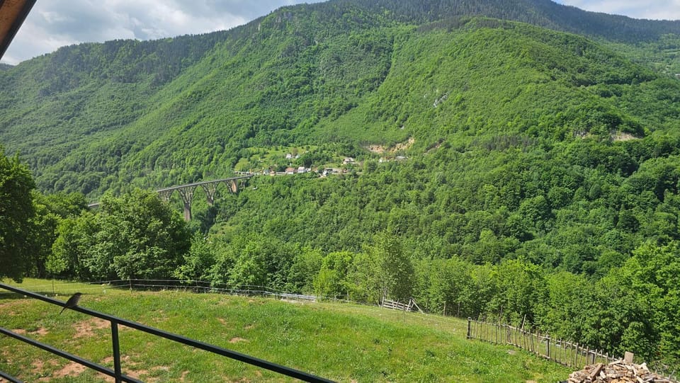 Nearby landmark, Mountain view