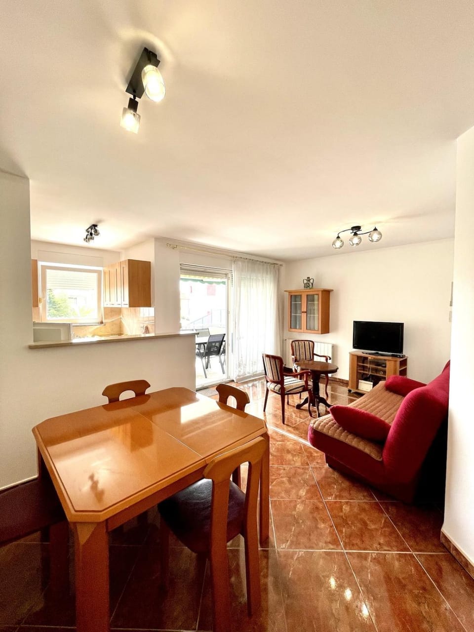 Communal lounge/ TV room, TV and multimedia, Living room, Seating area, Dining area