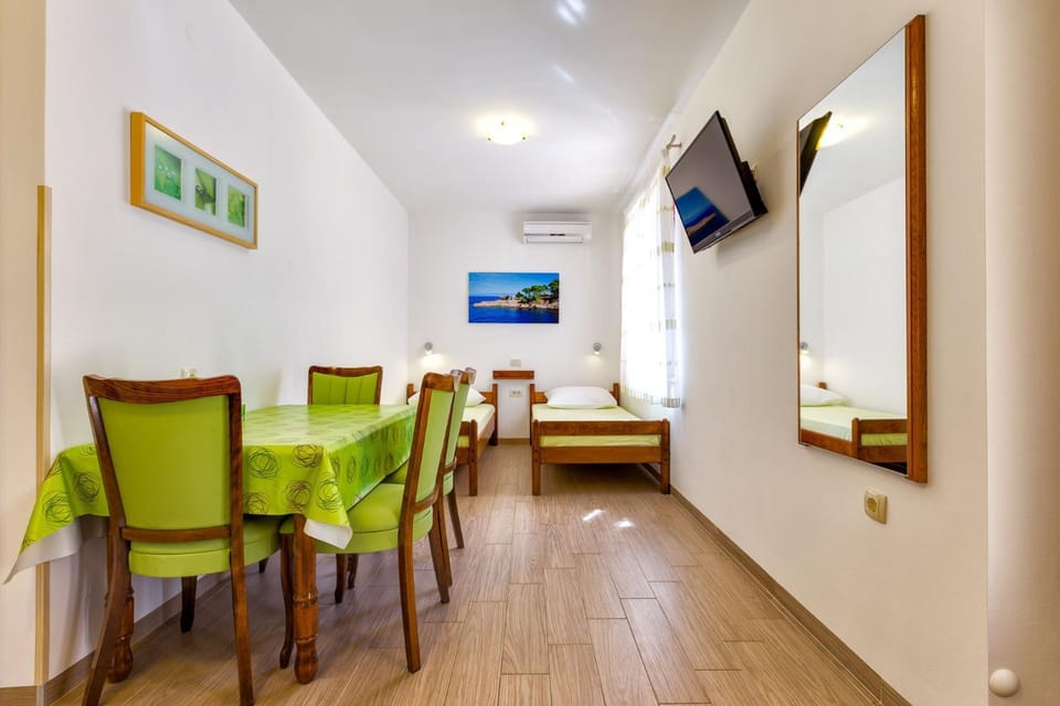 Communal lounge/ TV room, Living room, Other, Dining area, Bedroom