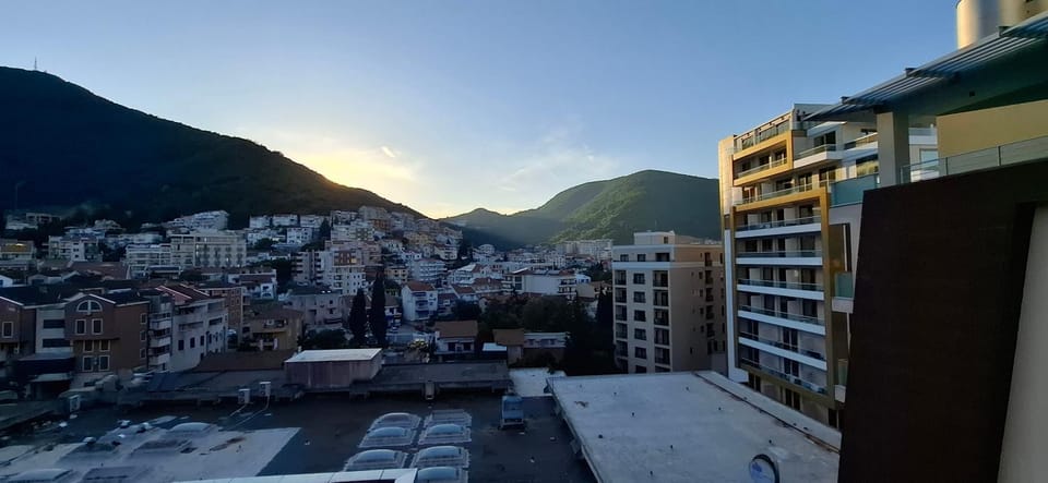 City view, Mountain view