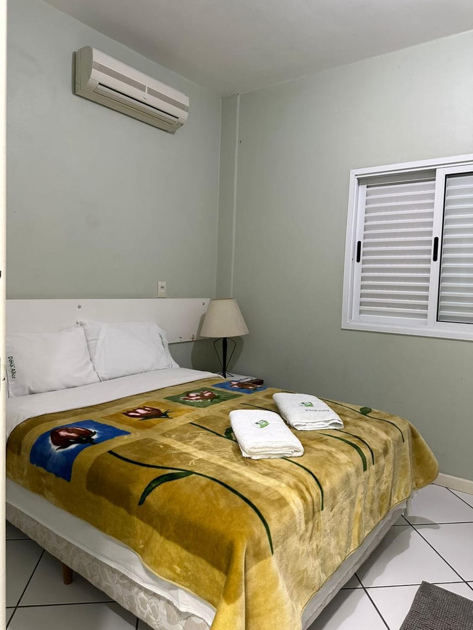 Bed, Photo of the whole room, Bedroom, towels, air conditioner