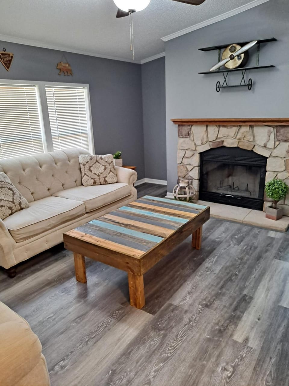 Living room, Seating area