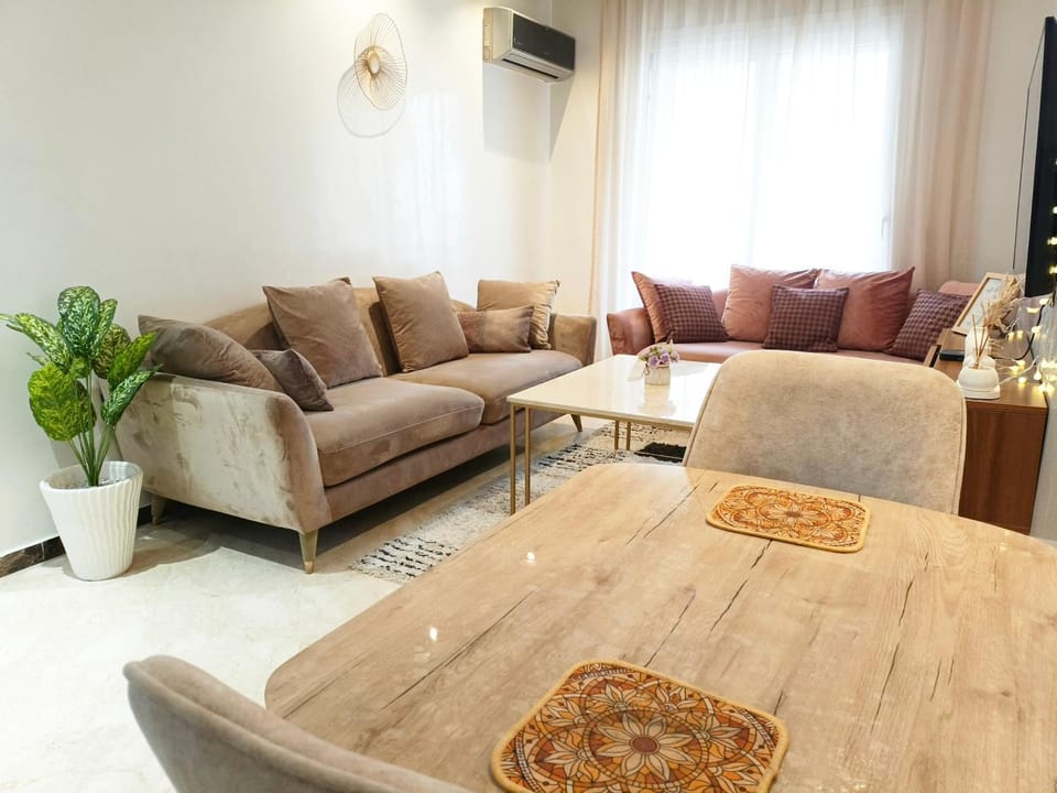 Living room, Seating area, Dining area, air conditioner