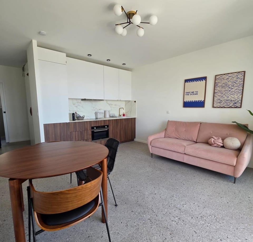 Kitchen or kitchenette, Living room