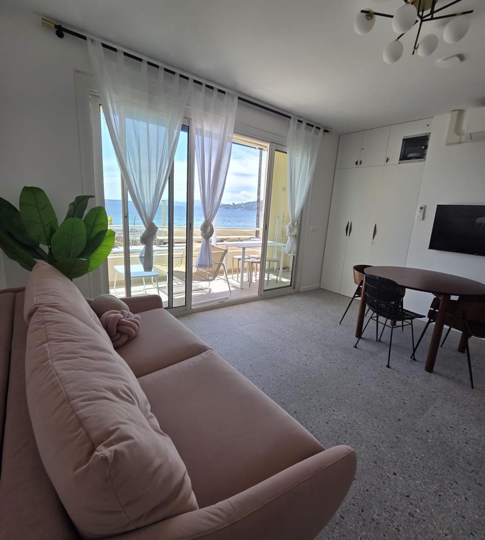 TV and multimedia, Balcony/Terrace, Living room