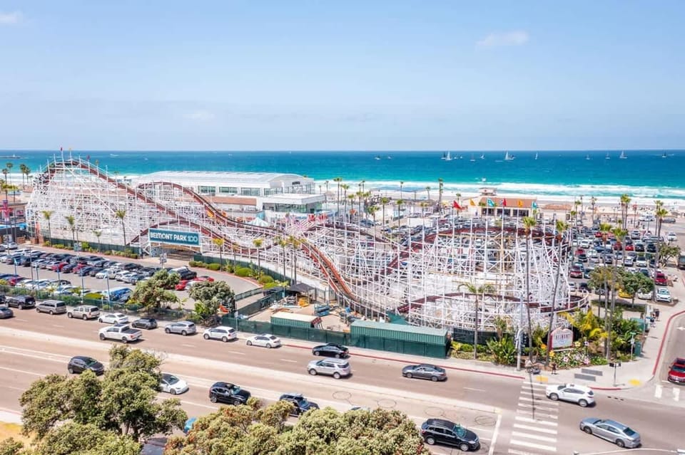 Steps From the Beach & Belmont House in Mission Beach