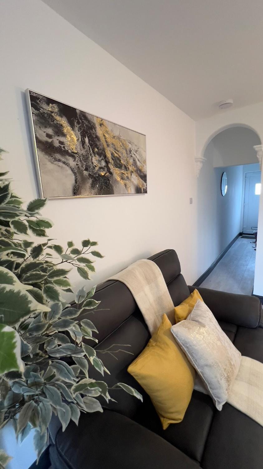 Living room, Decorative detail, Seating area