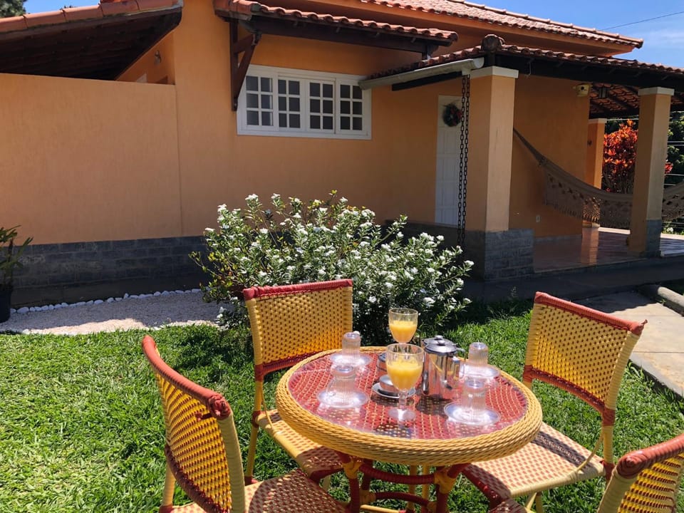 Property building, Patio, Spring, Day, Garden, Dining area, Garden view