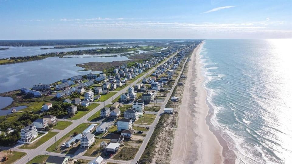 Navigating Our Destiny- The Perfect Beach Getaway! Apartment in North Topsail Beach
