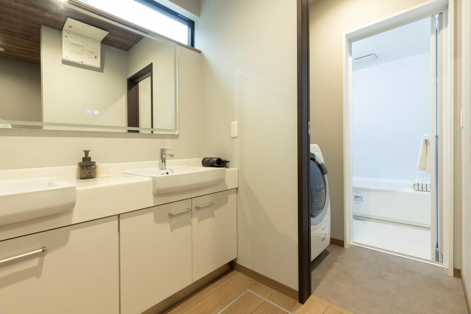 Shower, Bathroom, towels