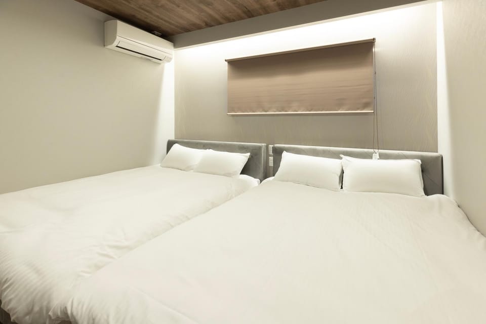 Bed, Photo of the whole room, Bedroom, air conditioner