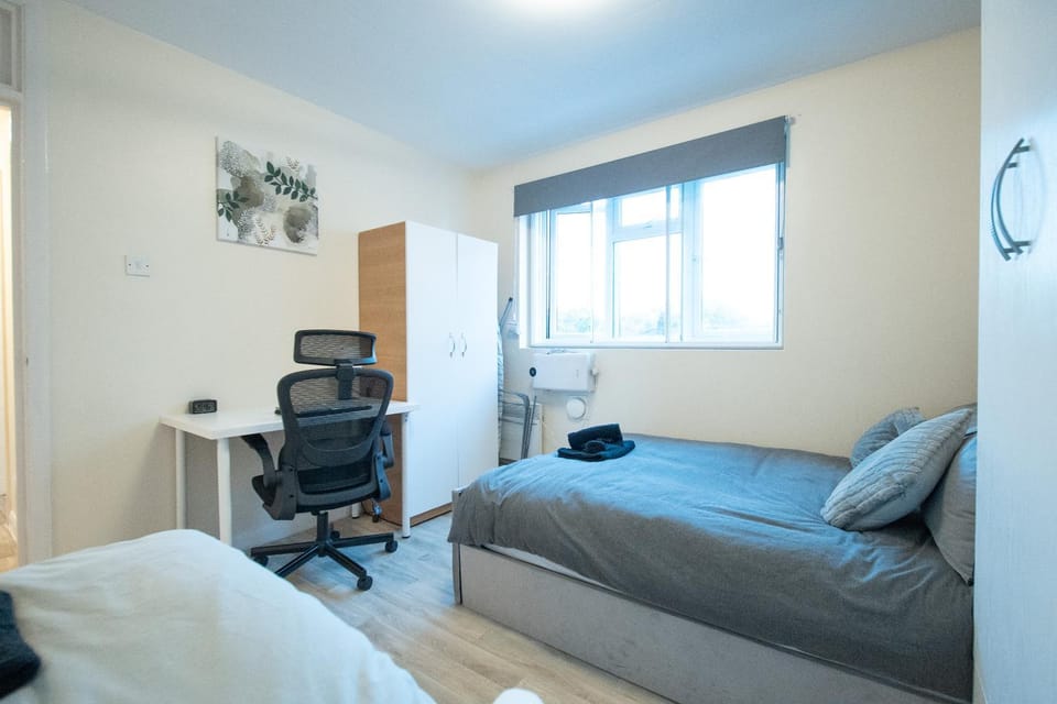 Bed, Photo of the whole room, Bedroom