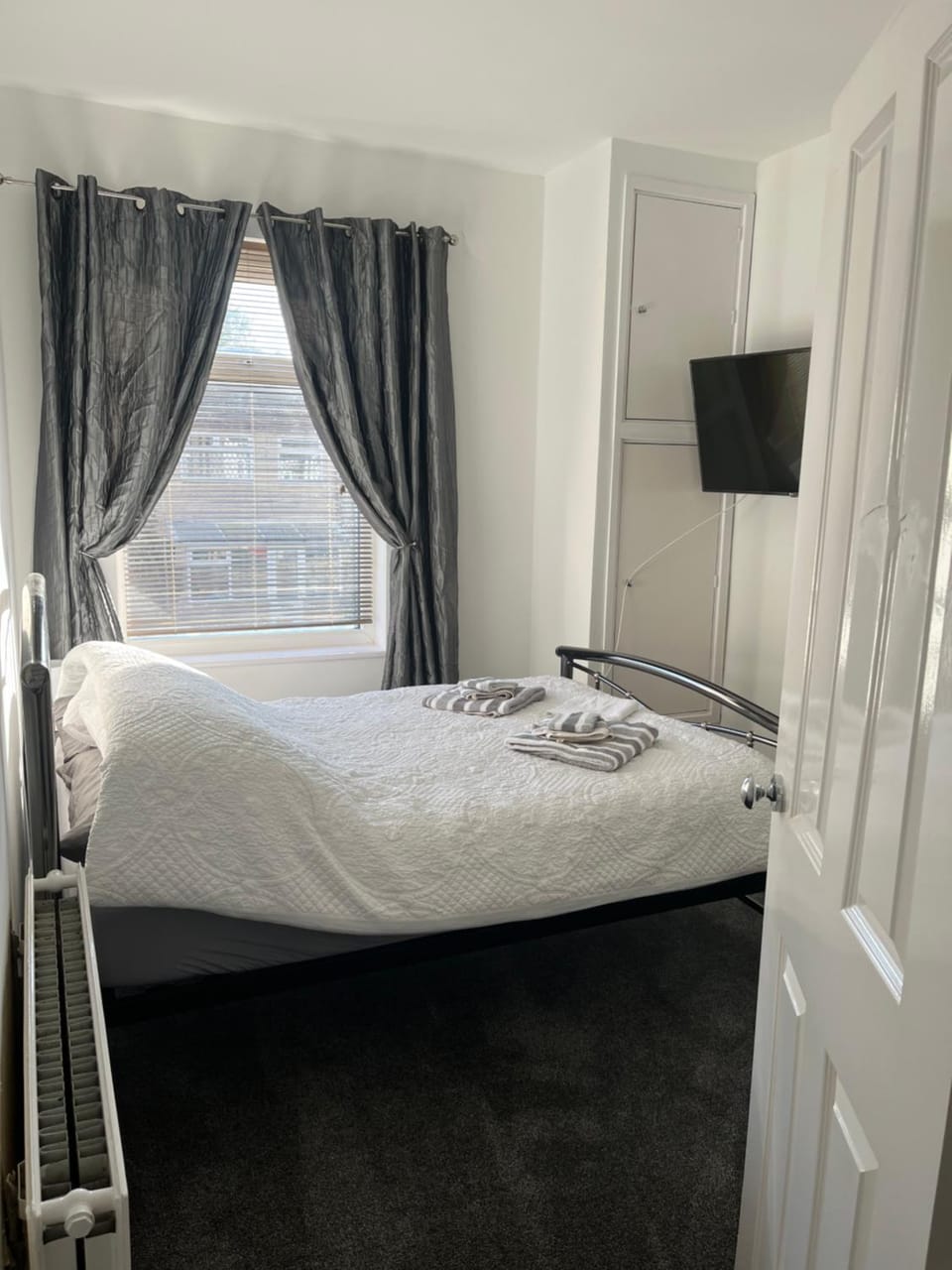 Bradford Homely House House in Bradford