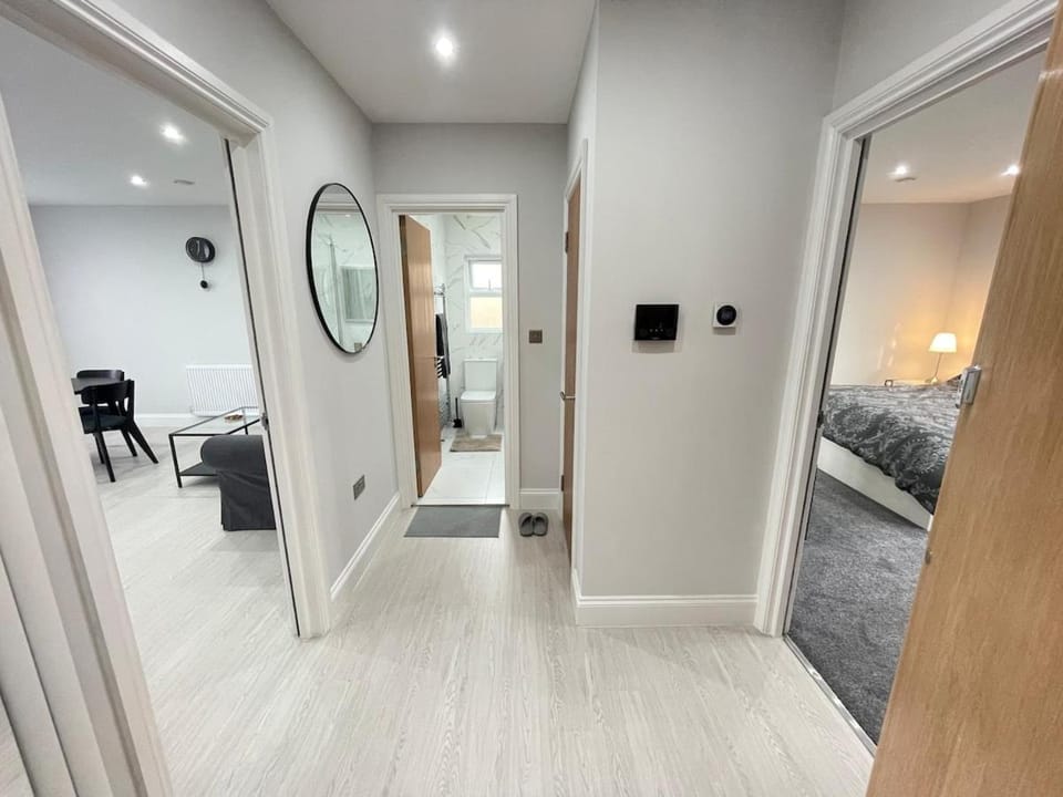 Newly built spacious 1 bedroom apartment Apartment in London