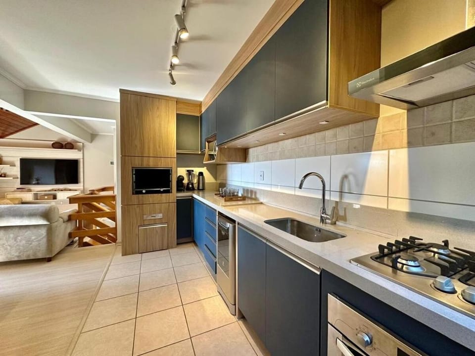 BBQ facilities, Kitchen or kitchenette, dishwasher, microwave, oven, stove