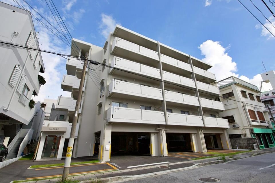 Li Kotohogi 301 Apartment in Naha