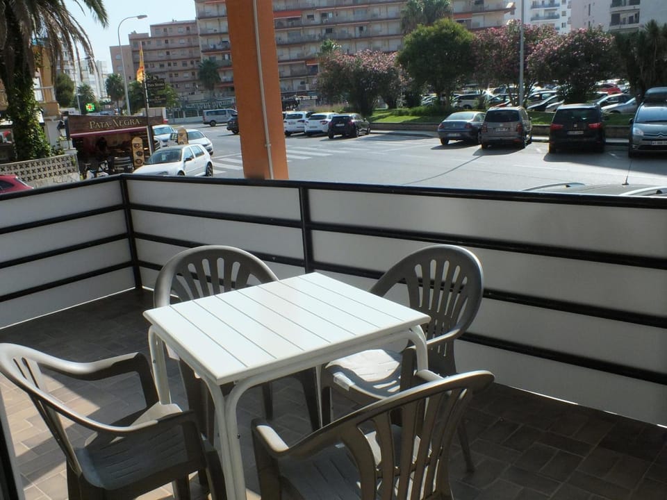 Apartamento cerca de la playa para 2/4 pers. en Roses - ES-204-76 Apartment in Roses