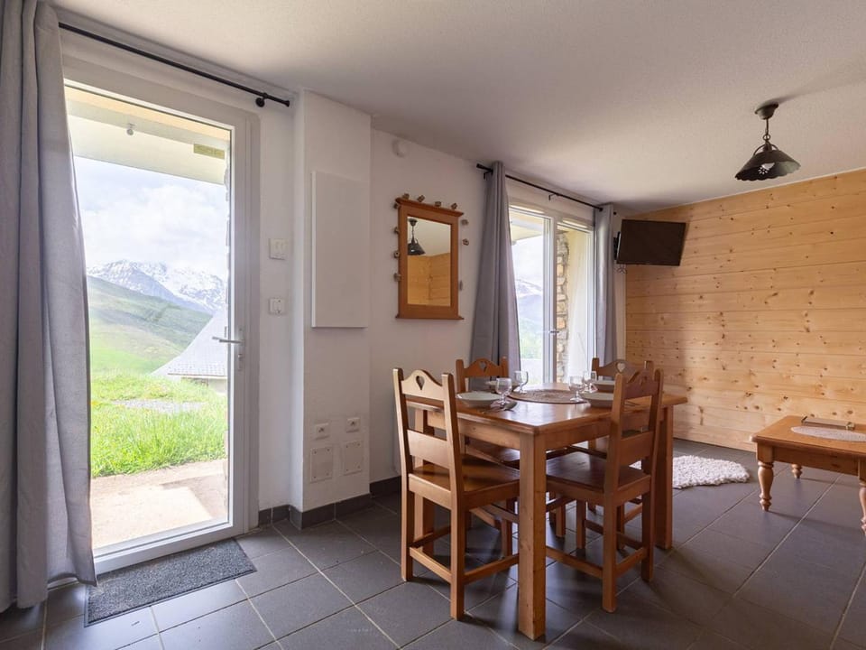 Studio cosy pour 4 près des pistes à Peyragudes - FR-1-695-76 Apartment in Occitanie
