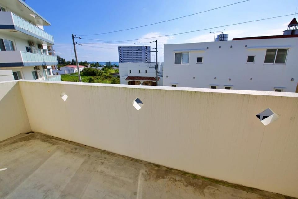 プラジールヤカ Apartment in Okinawa Prefecture