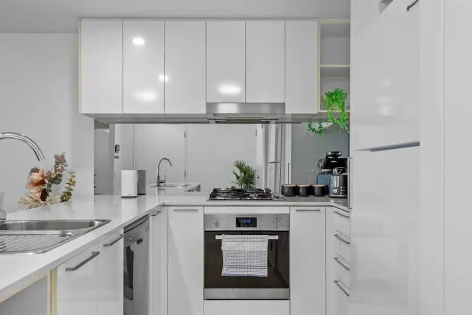 Sky High Hamilton Apartment in Brisbane