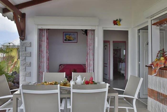 Gîte Orchidée piscine commune House in Grande-Terre, Guadeloupe