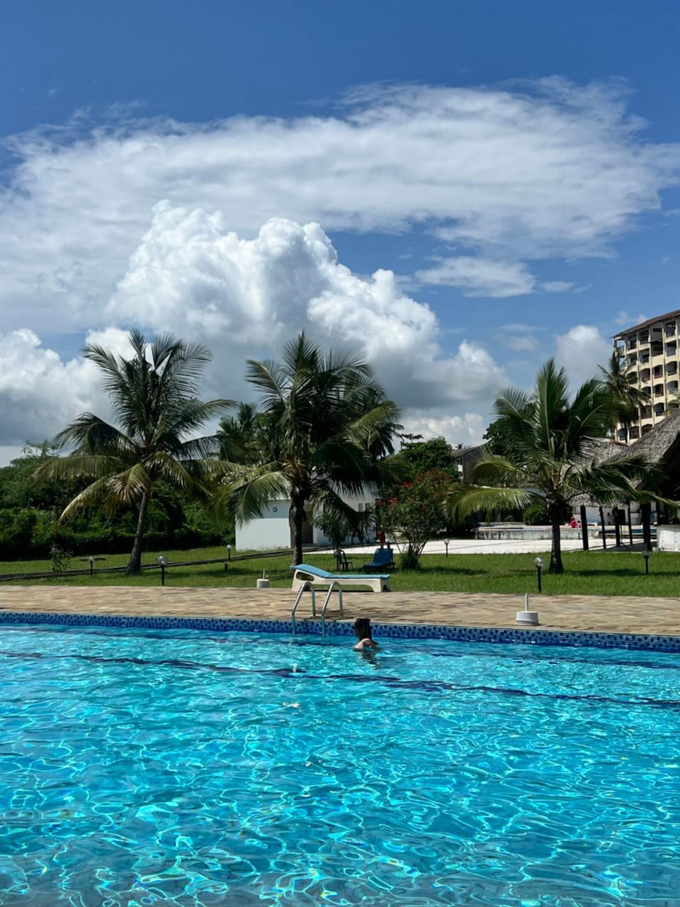 Golden Sun-Fisherhut Apartment in Diani Beach