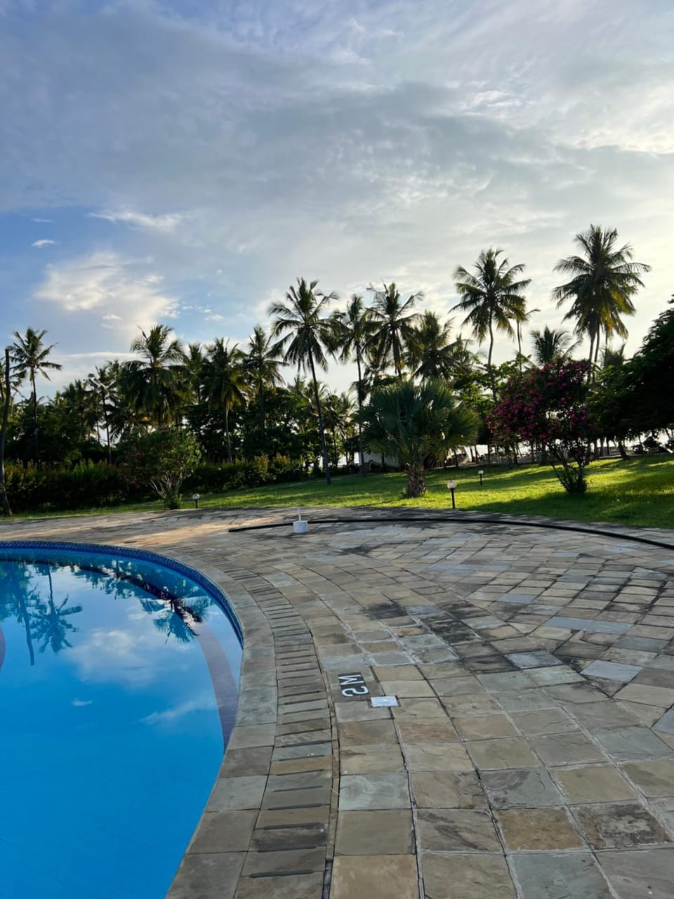 Golden Sun-Fisherhut Apartment in Diani Beach