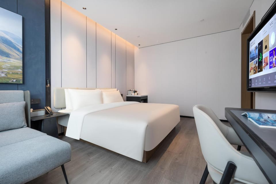 Atour Hotel Qingdao May Fourth Square, South Fuzhou Road Hotel in Qingdao