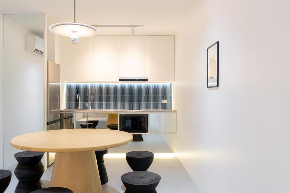 Kitchen or kitchenette, Dining area, stove, air conditioner