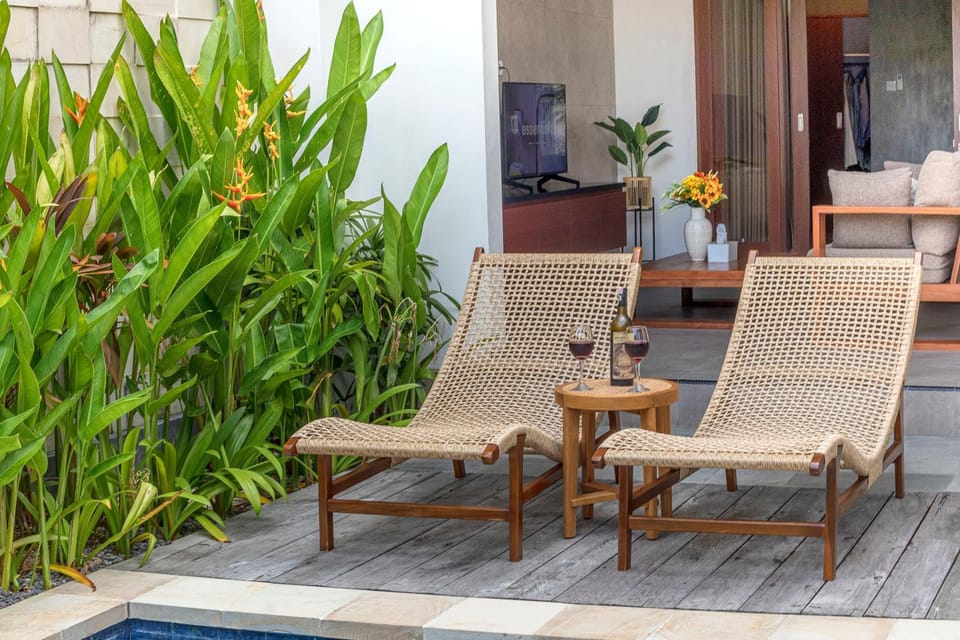 Pool view, Swimming pool, sunbed