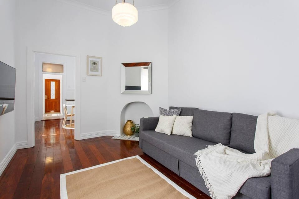 Rosa's Place 2 - Close to The Beach Apartment in Perth