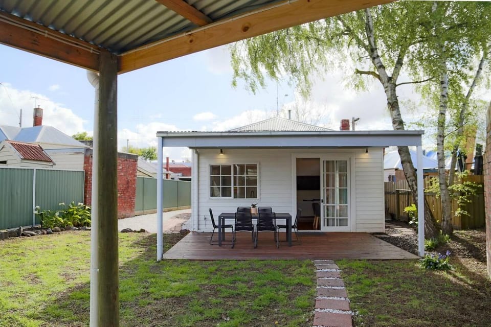 Escape to a timeless getaway in Provincial Vic House in Ballarat
